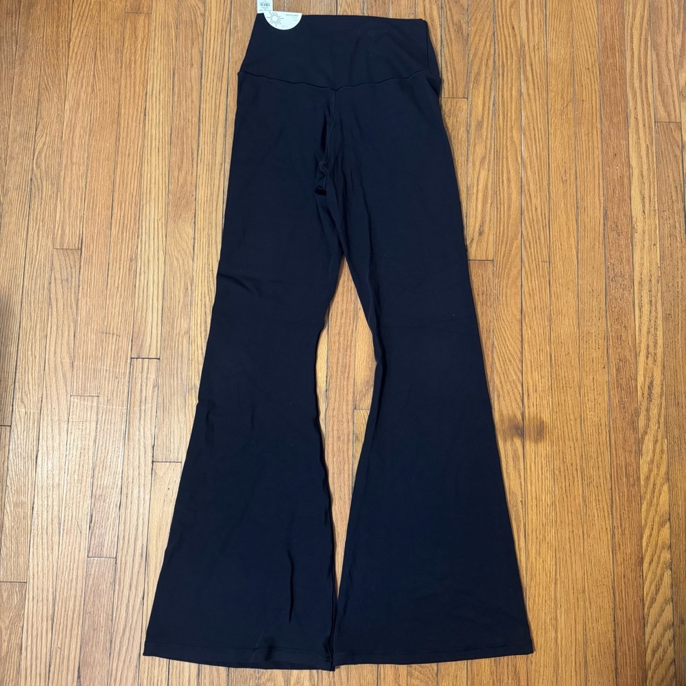 OFFLINE By Aerie Real Me High Waisted Crossover Flare Legging - Women’s Large - Picture 4 of 9